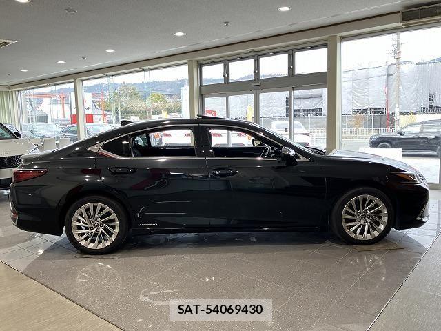 Lexus ES 2019-09 6612772-13