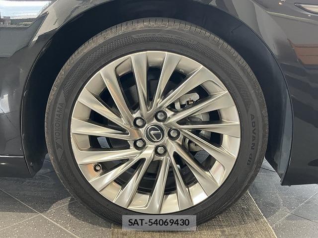 Lexus ES 2019-09 6612772-21