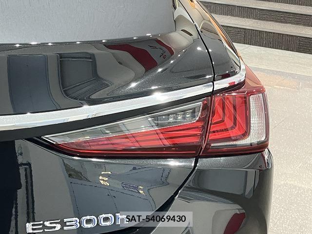 Lexus ES 2019-09 6612772-27
