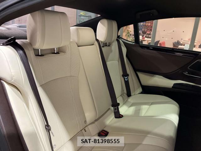 Lexus ES 2020-11 6612774-15
