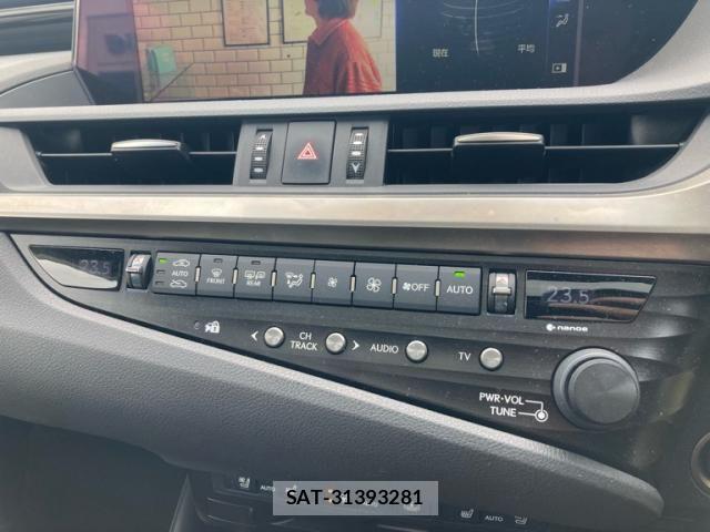Lexus ES 2020-06 6641812-15