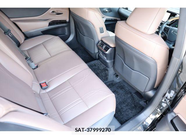 Lexus ES 2023-11 6641810-10