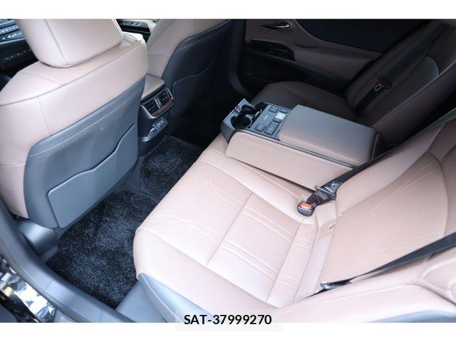 Lexus ES 2023-11 6641810-11