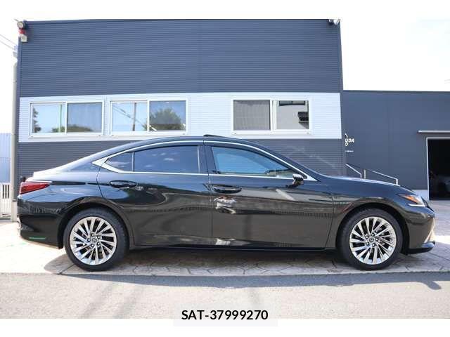 Lexus ES 2023-11 6641810-3