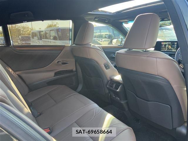 Lexus ES 2023-12 6682723-22