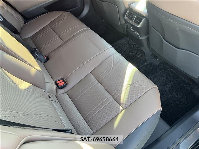 Lexus ES 2023-12 6682723-24