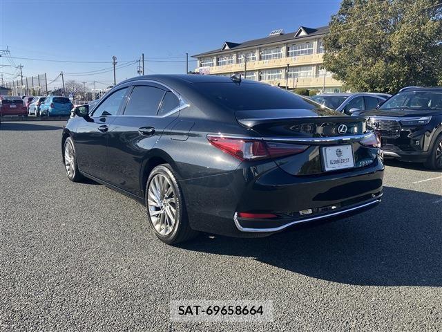 Lexus ES 2023-12 6682723-4