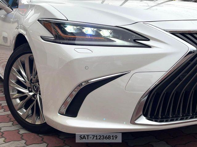 Lexus ES 2019-01 6716498-11