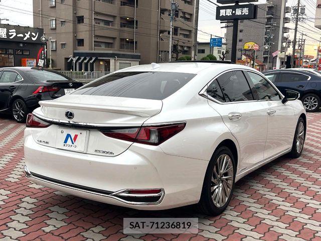 Lexus ES 2019-01 6716498-15