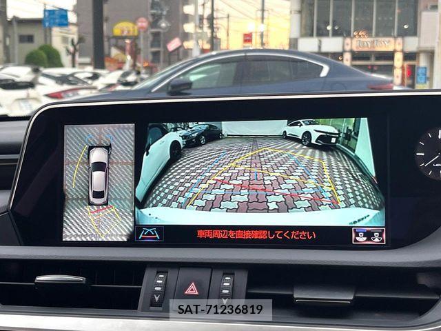 Lexus ES 2019-01 6716498-2