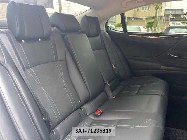Lexus ES 2019-01 6716498-8