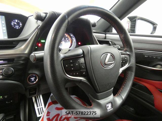 Lexus ES 2020-08 6752227-24