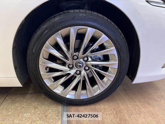 Lexus ES 2021-05 6815678-12