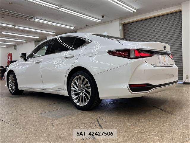 Lexus ES 2021-05 6815678-18