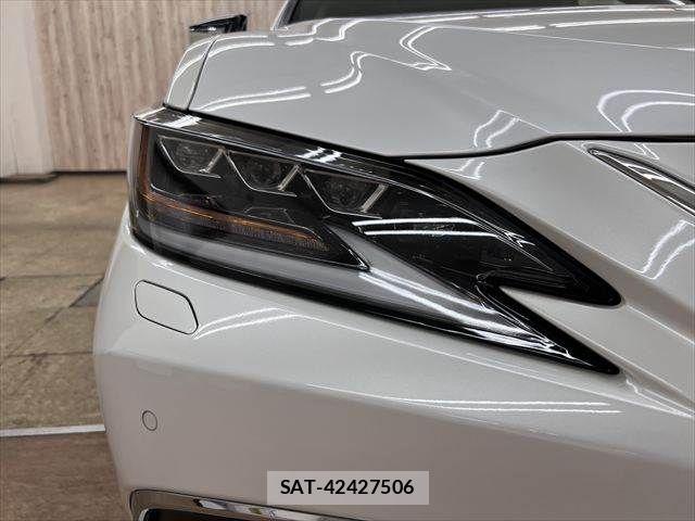 Lexus ES 2021-05 6815678-21