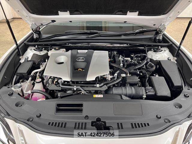 Lexus ES 2021-05 6815678-28