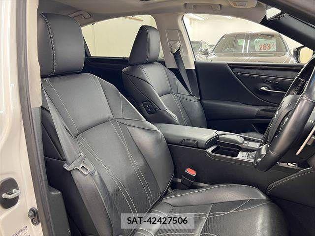 Lexus ES 2021-05 6815678-7