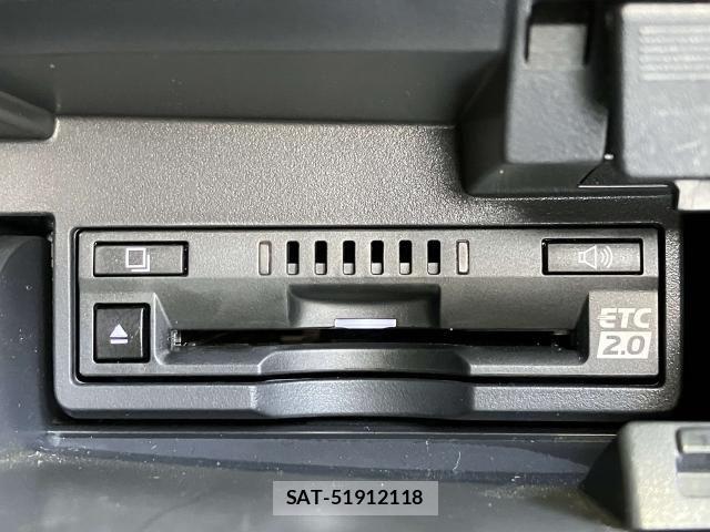 Lexus ES 2019-03 6907646-16