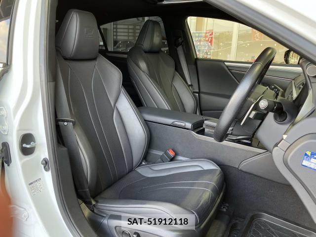Lexus ES 2019-03 6907646-17