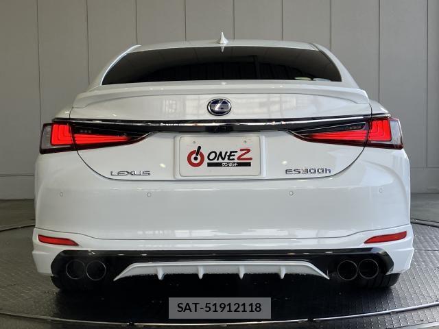 Lexus ES 2019-03 6907646-27