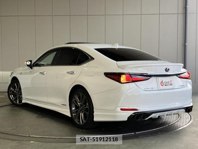 Lexus ES 2019-03 6907646-28