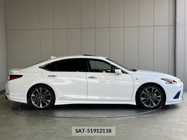 Lexus ES 2019-03 6907646-29