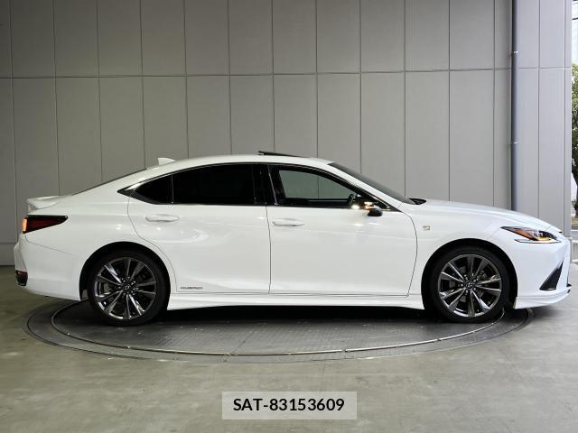 Lexus ES 2021-05 6907645-26