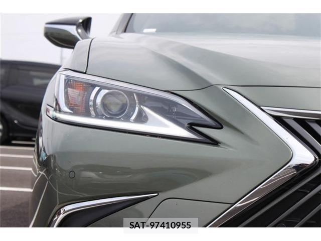 Lexus ES 2019-02 6994980-10