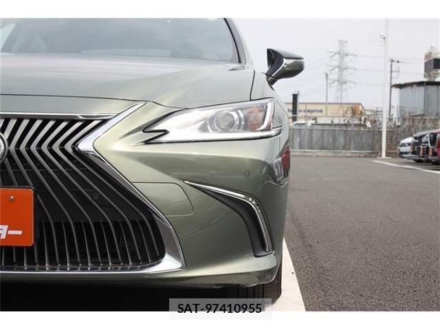 Lexus ES 2019-02 6994980-11