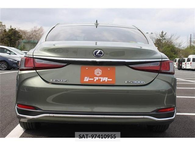 Lexus ES 2019-02 6994980-16