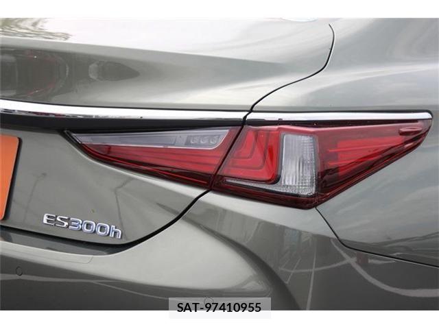 Lexus ES 2019-02 6994980-18