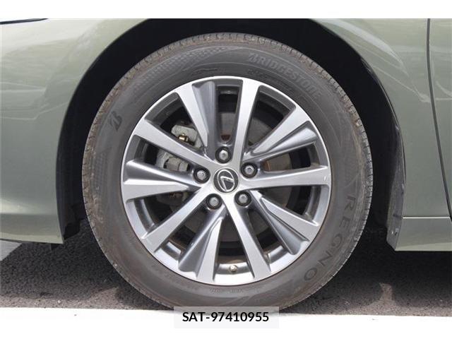 Lexus ES 2019-02 6994980-26