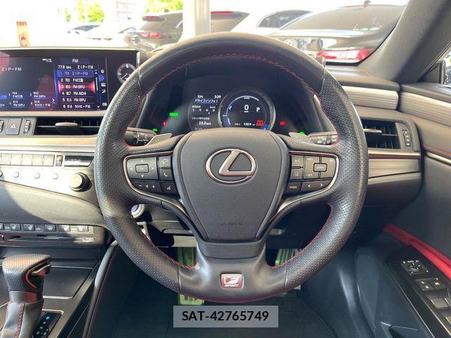 Lexus ES 2019-11 7020756-10