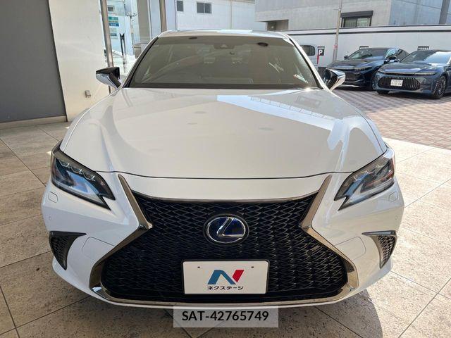 Lexus ES 2019-11 7020756-13