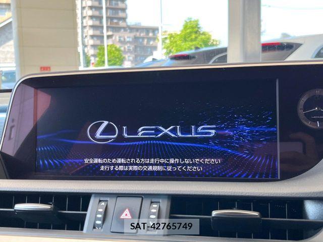 Lexus ES 2019-11 7020756-2