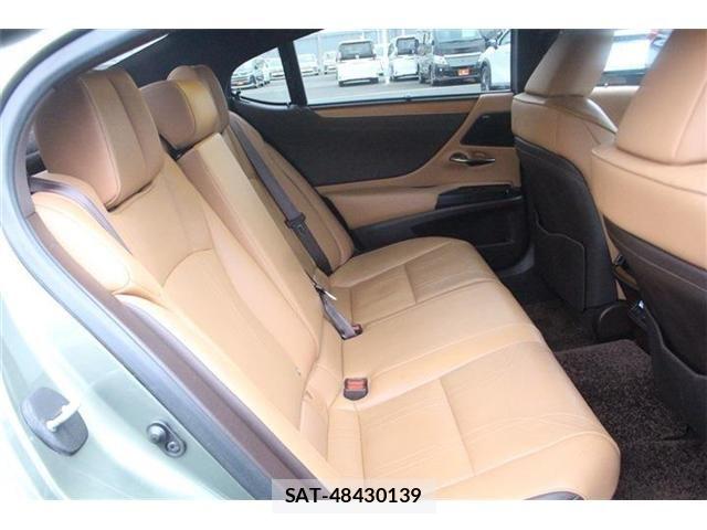 Lexus ES 2018-10 7059232-22