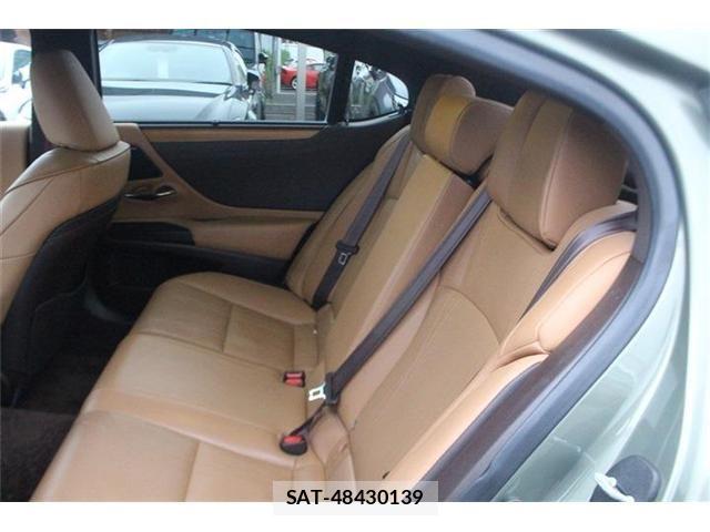 Lexus ES 2018-10 7059232-23