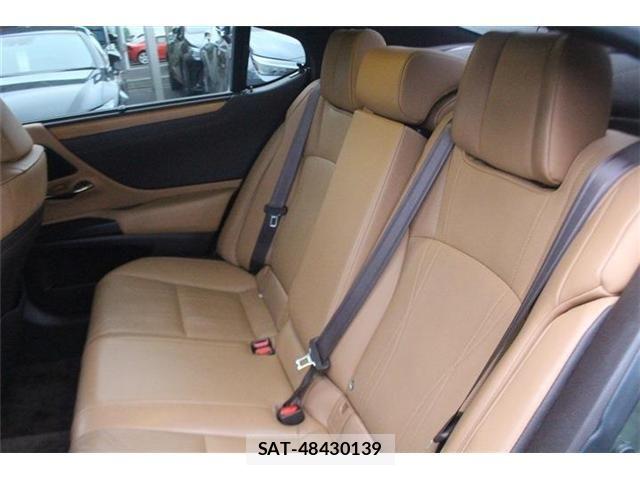 Lexus ES 2018-10 7059232-24