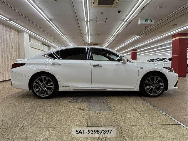 Lexus ES 2021-02 7059233-15