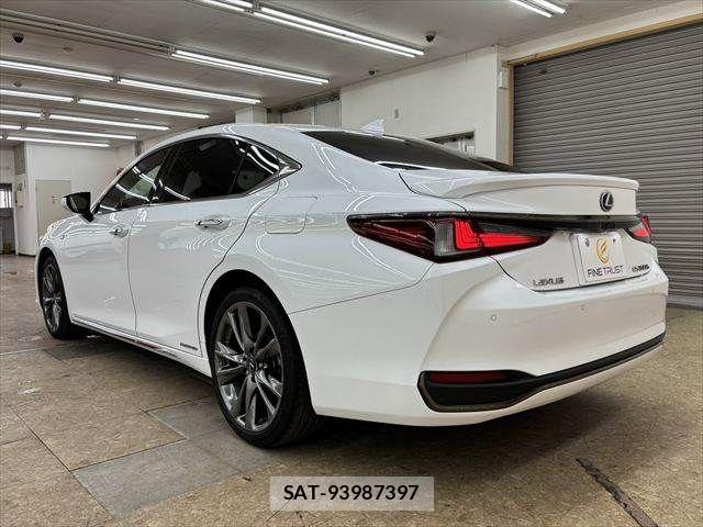 Lexus ES 2021-02 7059233-18