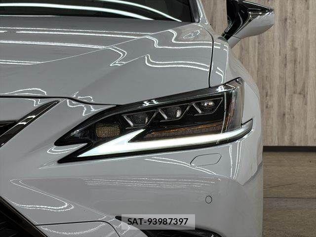 Lexus ES 2021-02 7059233-20