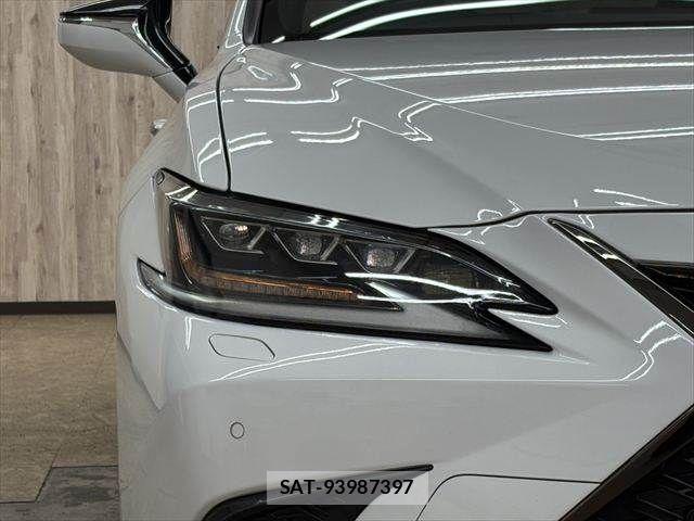Lexus ES 2021-02 7059233-21