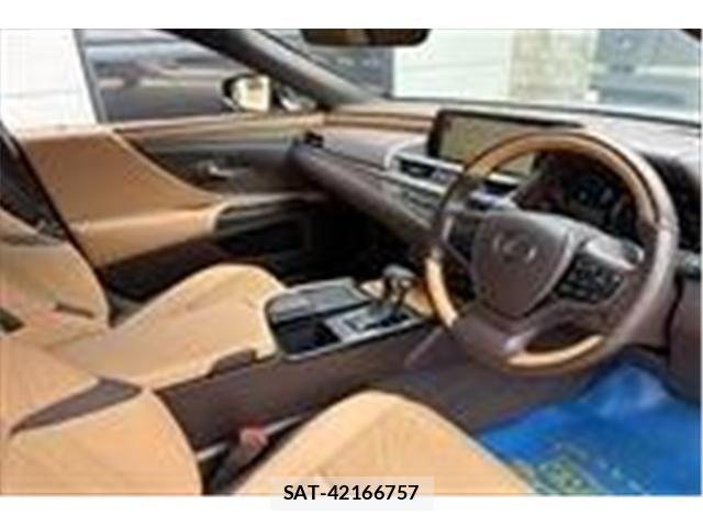 Lexus ES 2019-07 7220874-13