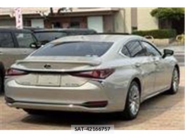 Lexus ES 2019-07 7220874-3