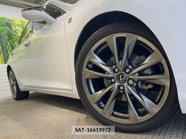 Lexus ES 2019-11 7220873-12