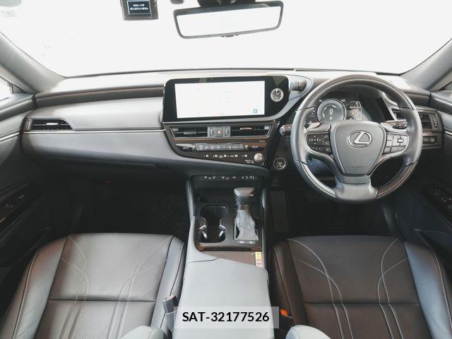 Lexus ES 2023-02 7220880-1