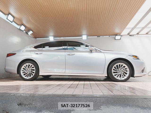 Lexus ES 2023-02 7220880-6