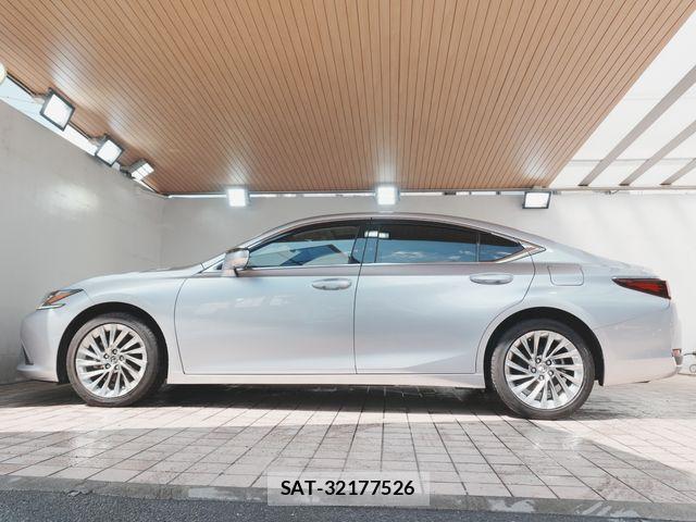 Lexus ES 2023-02 7220880-7