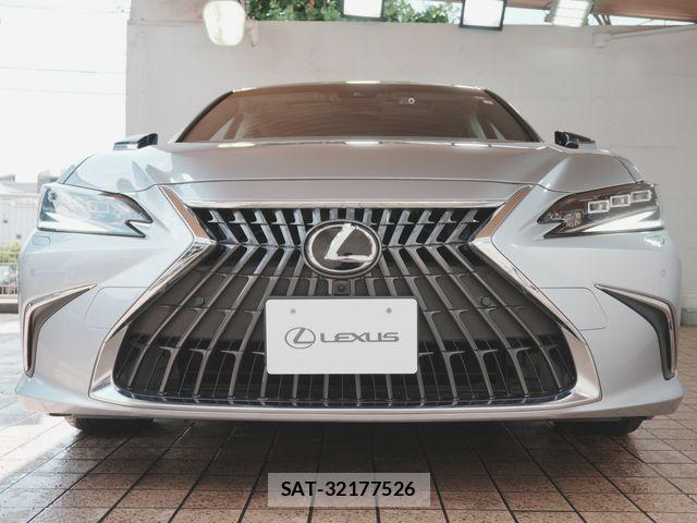 Lexus ES 2023-02 7220880-8