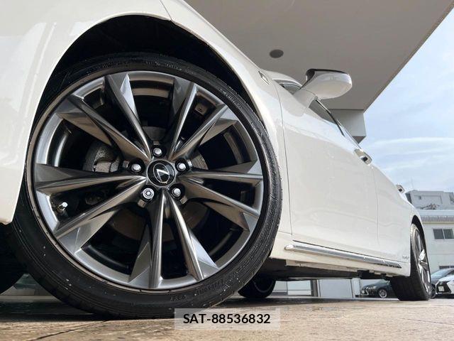 Lexus ES 2019-10 7220872-12